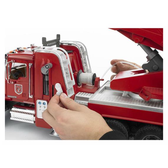 MACK Granite tűzoltóautó létrával, vízpumpával és L +S modullal (89236)